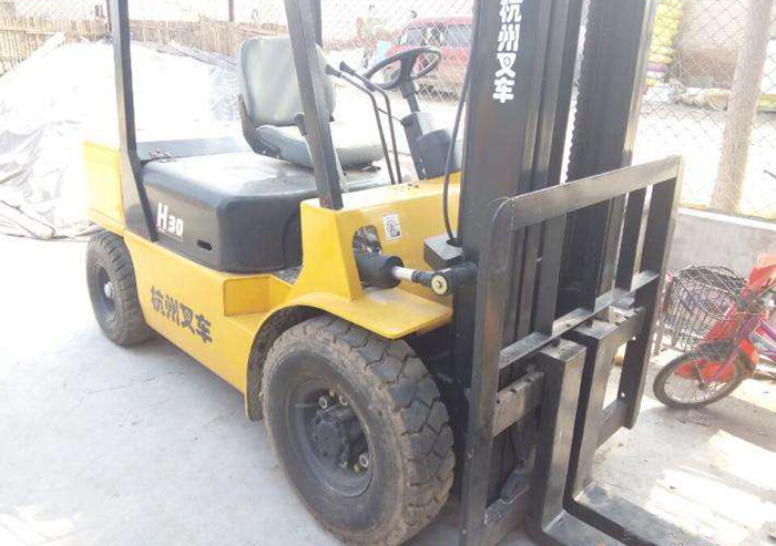 Forklifts are applied at construction sites