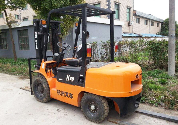 The Application of Forklifts in Urban Greening Construction