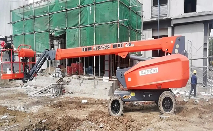 直臂高空作业平台的操作注意事项